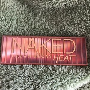 Urban Decay Naked Heat Palette